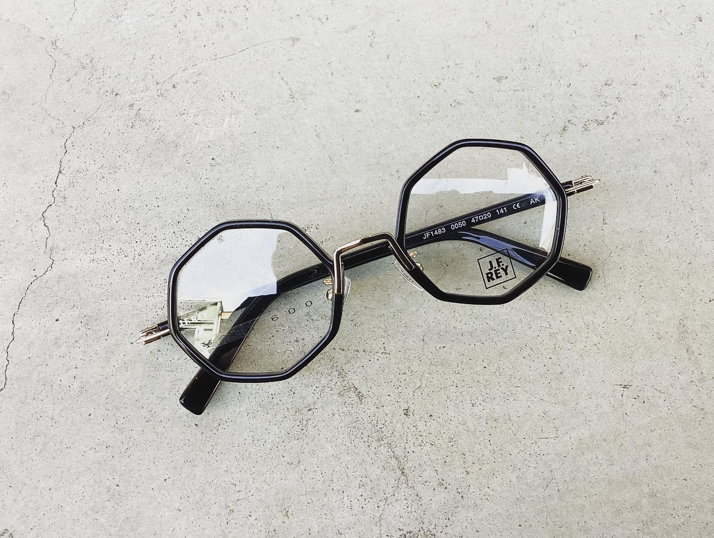 代官山の隠れ家メガネ店J.F.REY 廃盤モデル メガネ